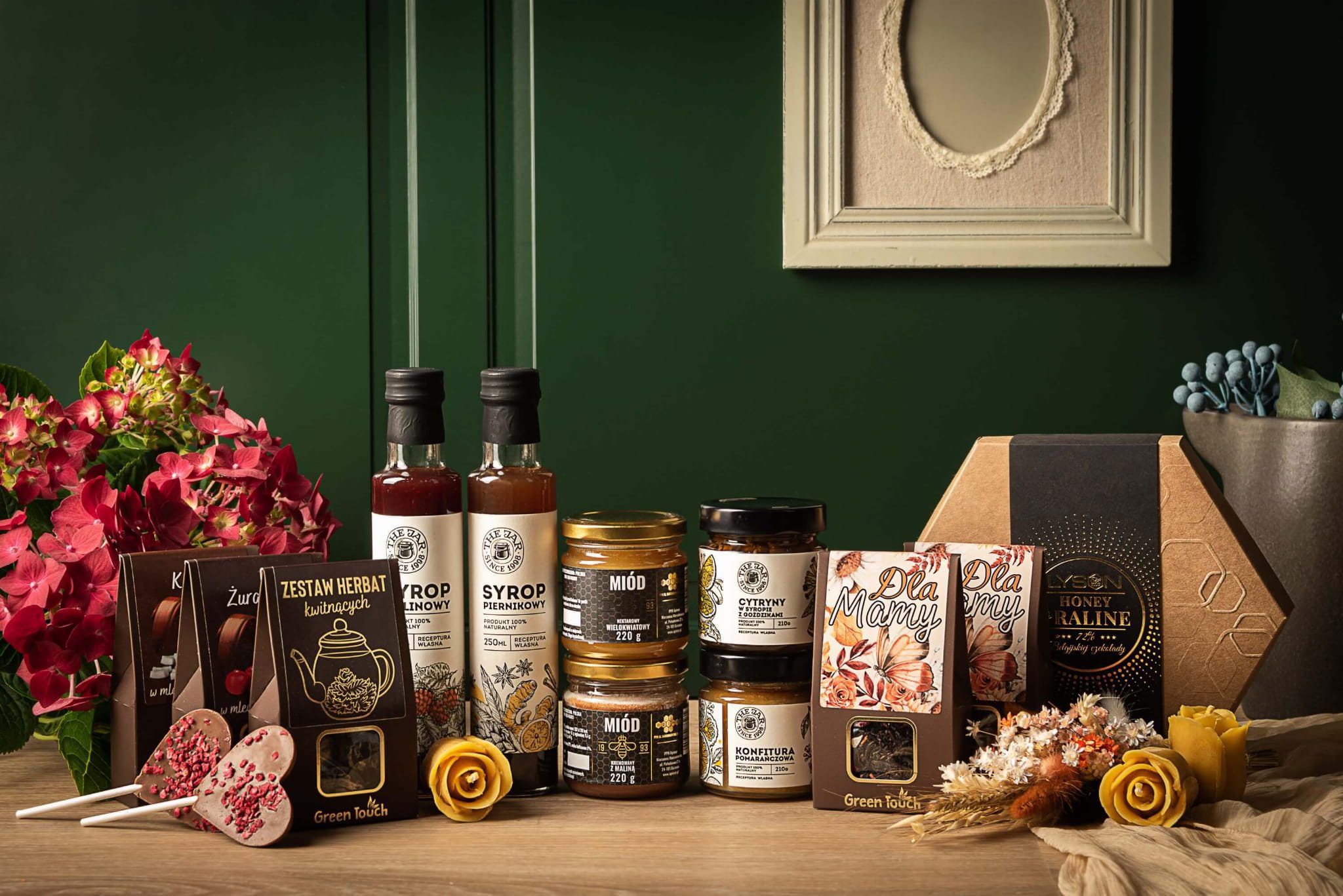 Kosz prezentowy - prezent na dzień mamy ekskluzywny zestaw, słodycze i napary - obrazek 4
