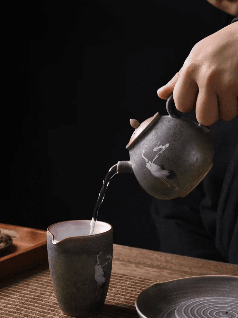 Ceramiczny Dzbanek z Motywem Żurawia (240/260 ml) – Chiński Styl dla Aromatycznej Herbaty - obrazek 4