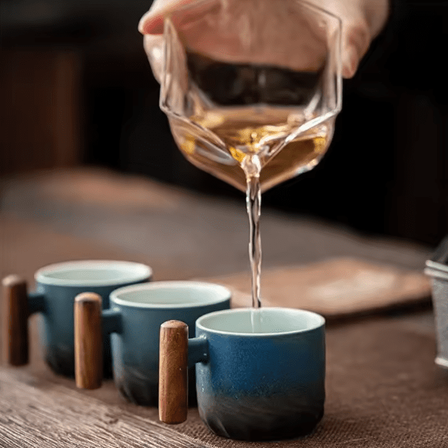 Retro filiżanka do kawy (80 ml) z drewnianym uchwytem – ręcznie robiona ceramika - obrazek 5