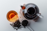 Czarna herbata i jej subtelne aromaty: Czego nie wiesz o ulubionym napoju?