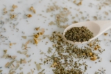Herbaty a zdrowie psychiczne: Jakie herbaty pomagają na stres i niepokój?